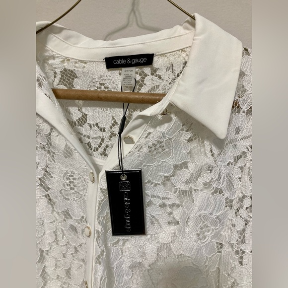 White lace blouse with adjustable camisole - Picture 2 of 3